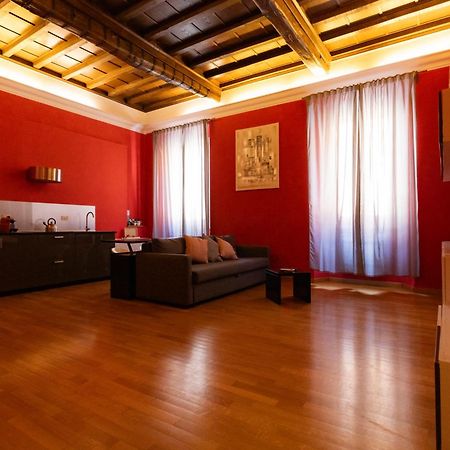 Barberini Apt Close To Fontana Di Trevi Рим Екстер'єр фото