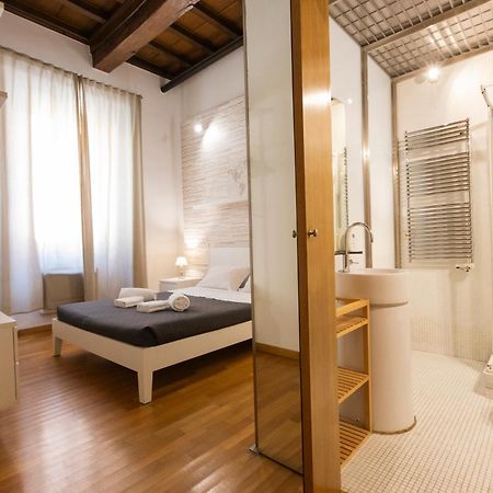 Barberini Apt Close To Fontana Di Trevi Рим Екстер'єр фото