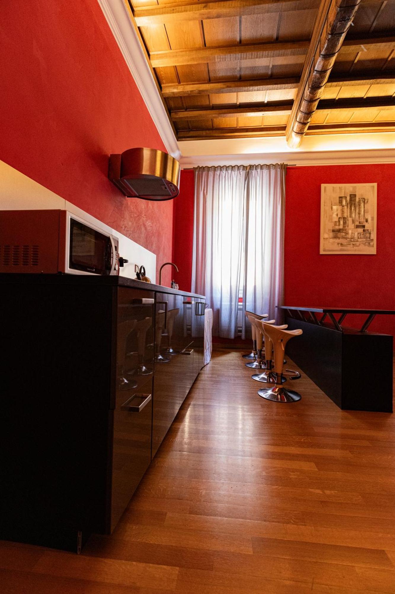 Barberini Apt Close To Fontana Di Trevi Рим Екстер'єр фото
