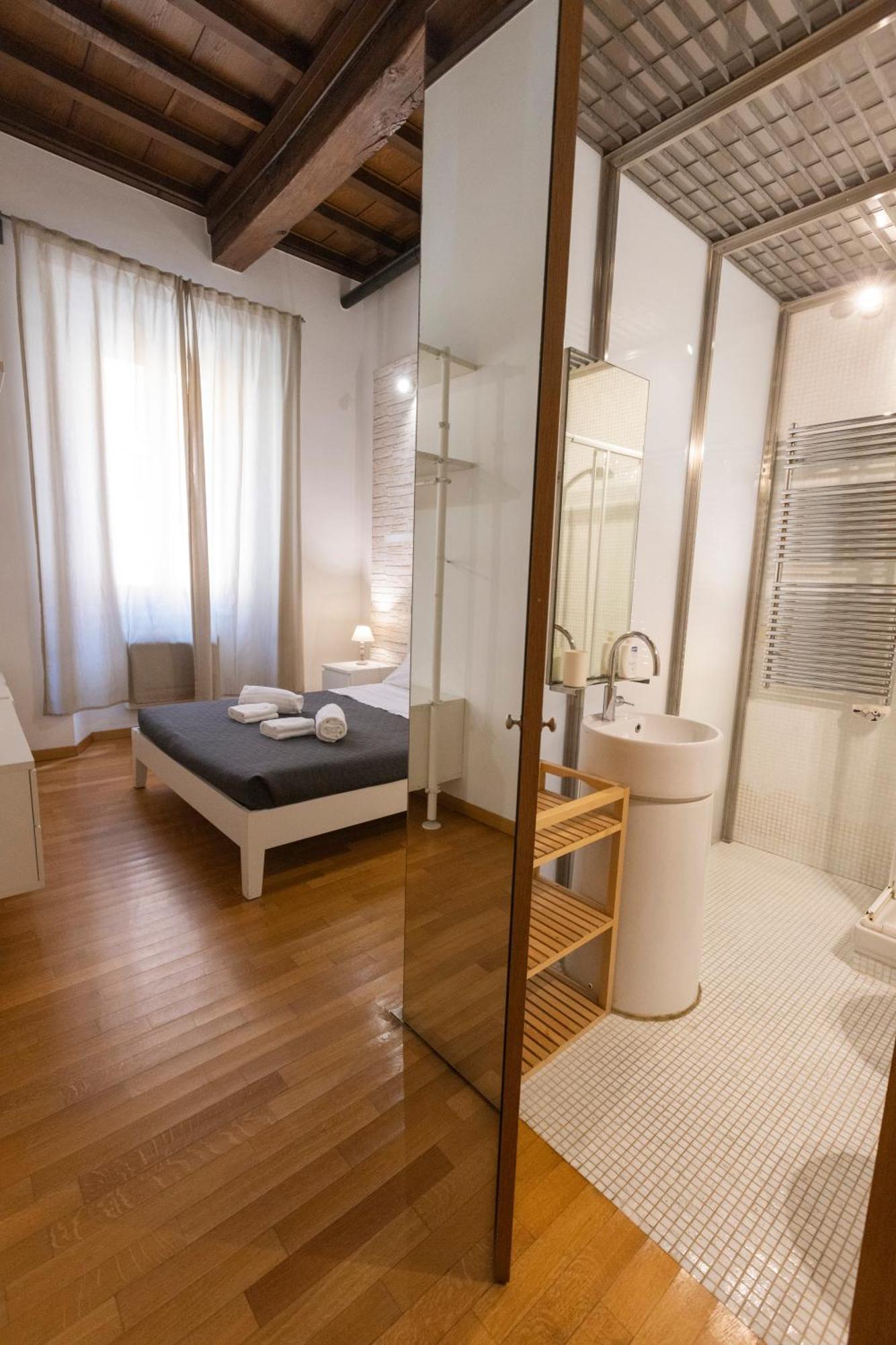Barberini Apt Close To Fontana Di Trevi Рим Екстер'єр фото