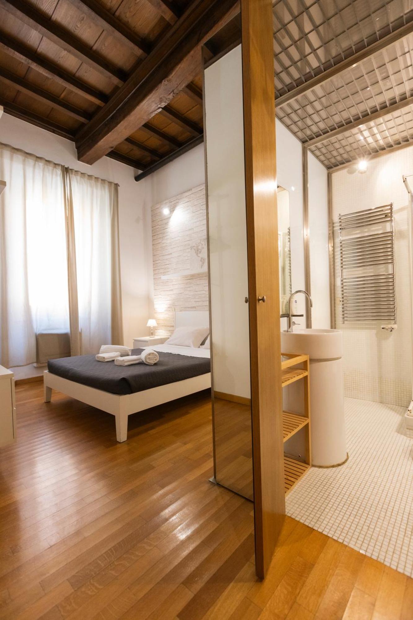 Barberini Apt Close To Fontana Di Trevi Рим Екстер'єр фото